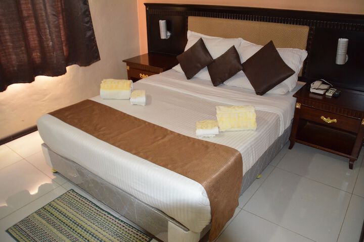 Room 8 of 71