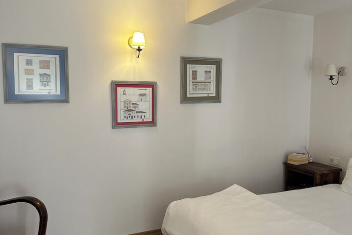 Room 14 of 37