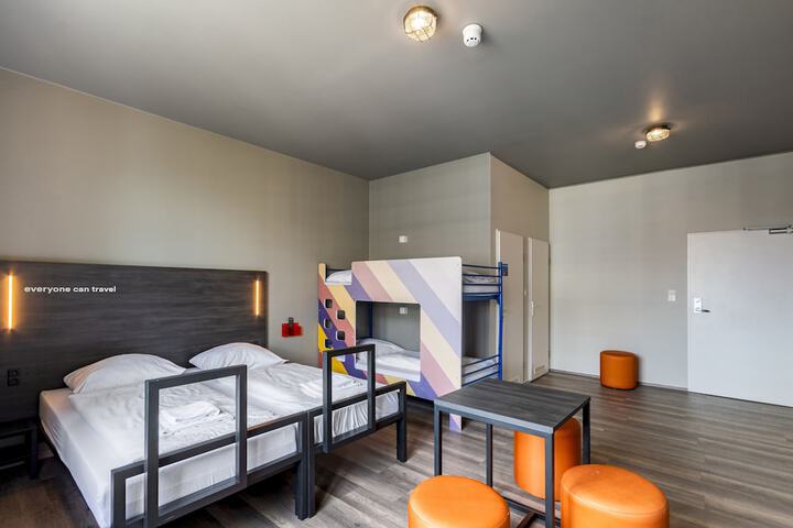 Room 17 of 72