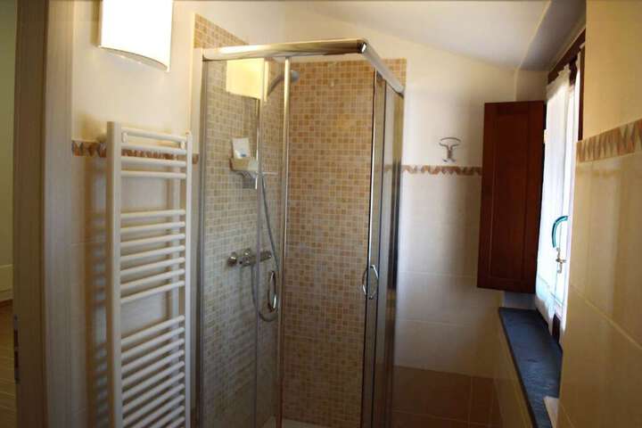 Room 10 of 19