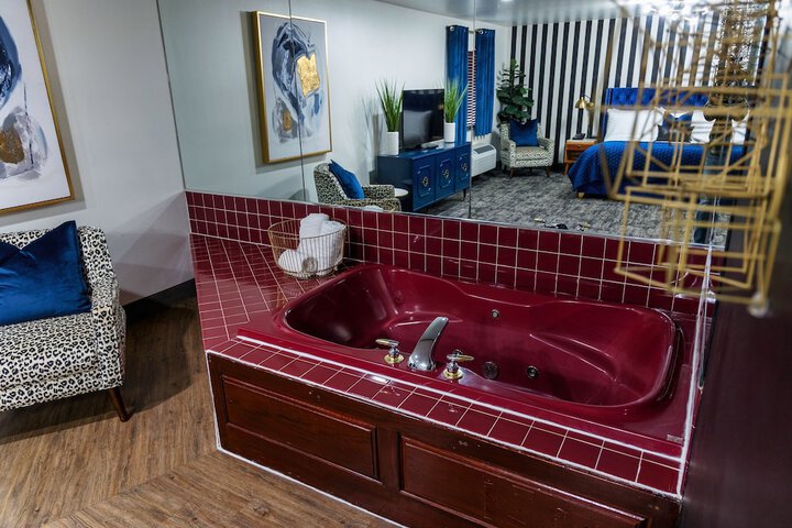 Private spa tub