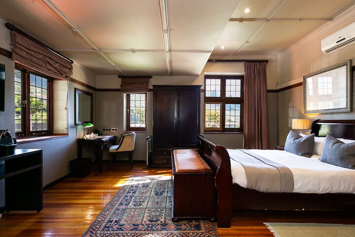 Room 25 of 212