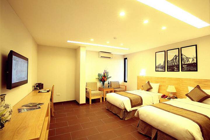 Room 4 of 112