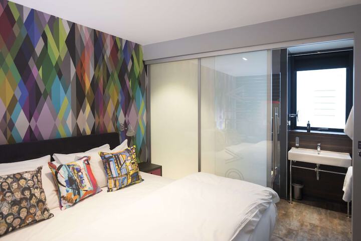 Room 8 of 44