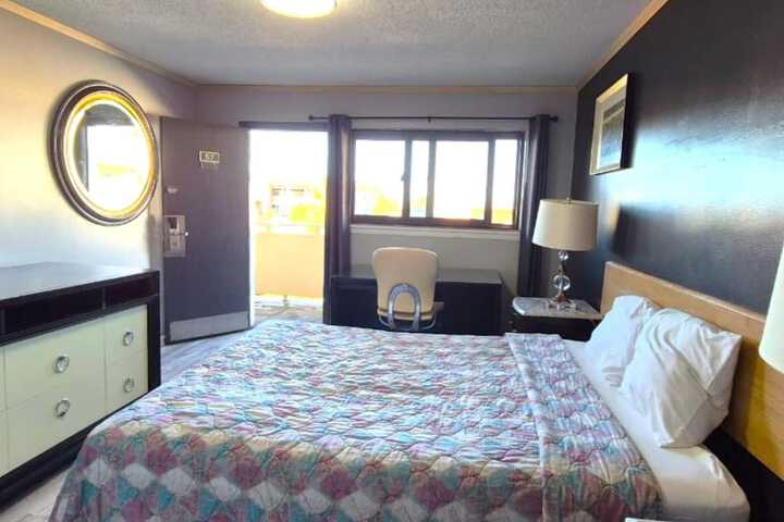 Room 13 of 43
