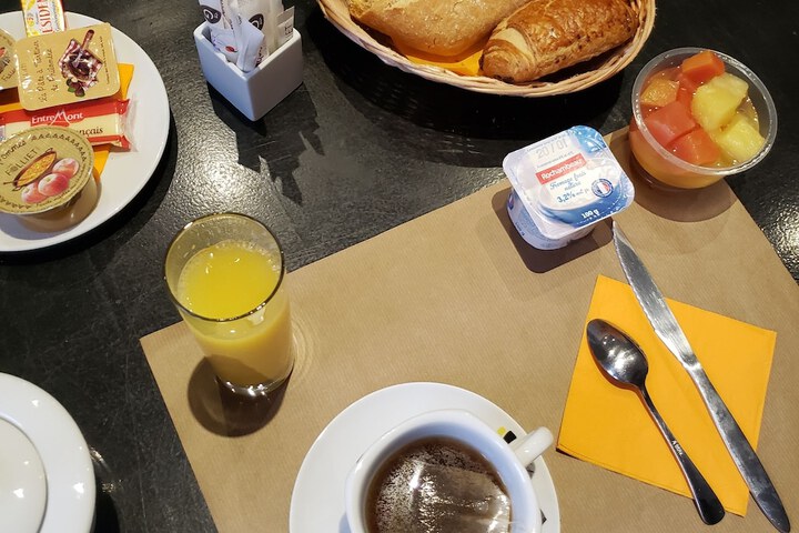 Breakfast/Coffee Service 35 of 47