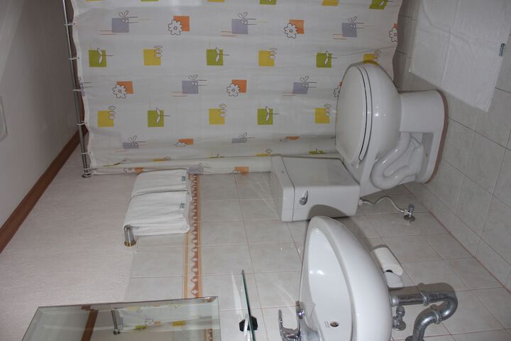 Room 45 of 66