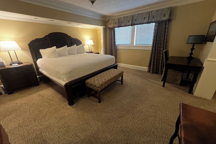 Room 40 of 87