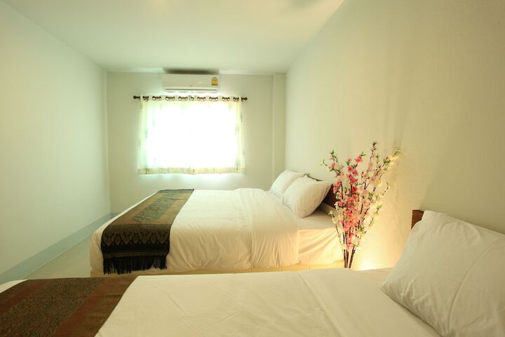 Room 12 of 51