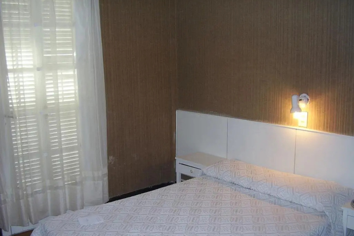 Room 5 of 14