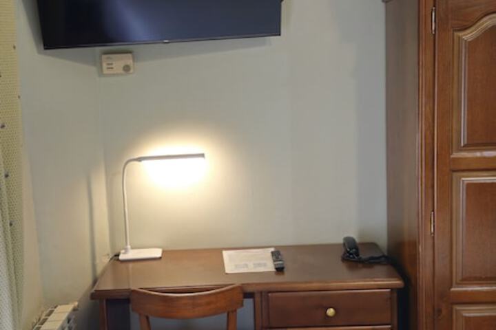 Room 13 of 22