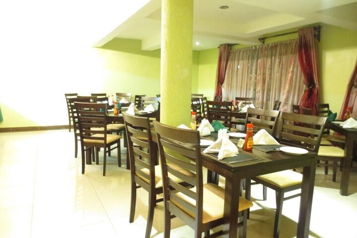 Dining 40 of 60