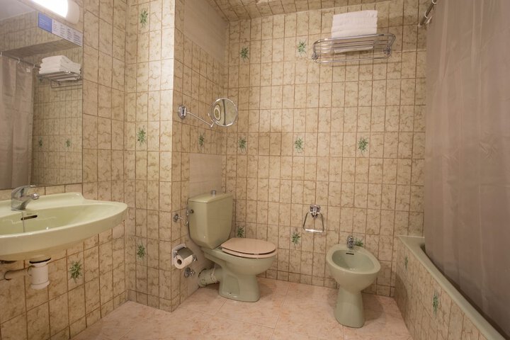 Room 20 of 37