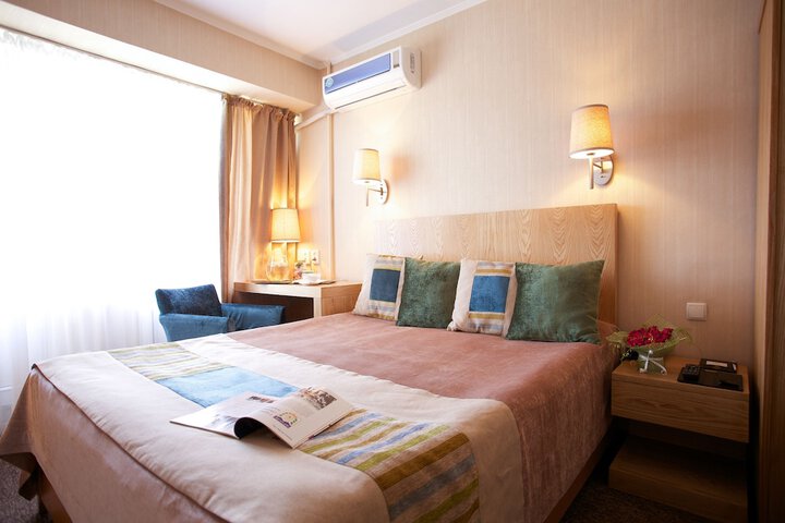 Room 7 of 30