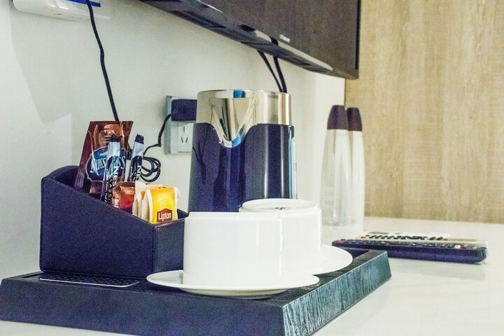 Breakfast/Coffee Service 33 of 90