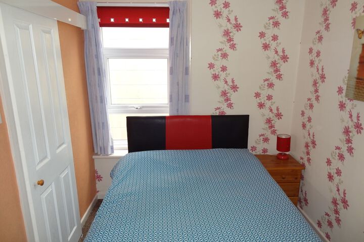 Room 13 of 80