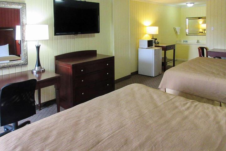 1 King Bed (15 of 20)