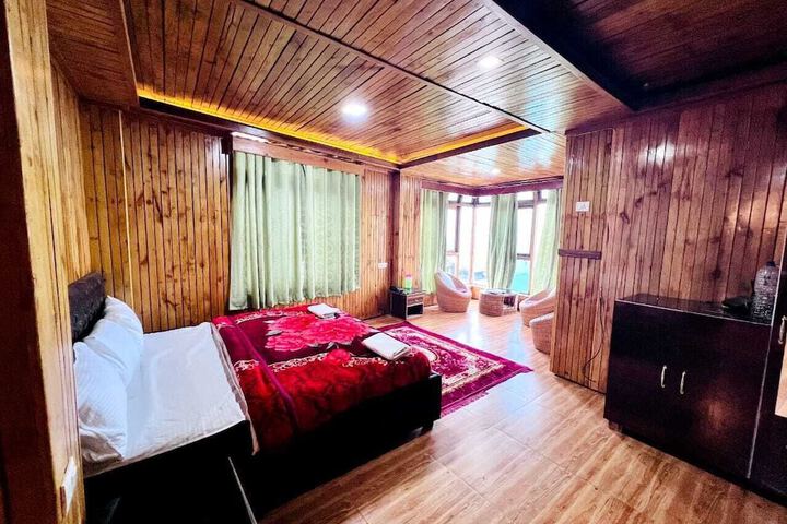 Room 19 of 29