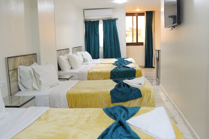 Room 30 of 99
