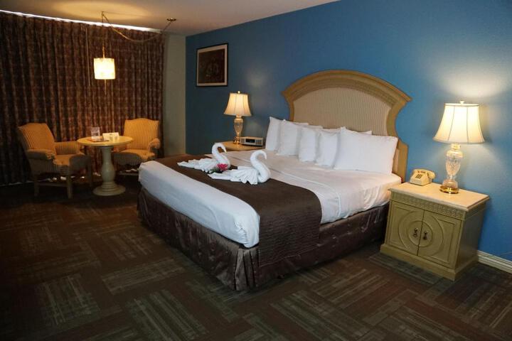 Standard | King Bed (13 of 13)