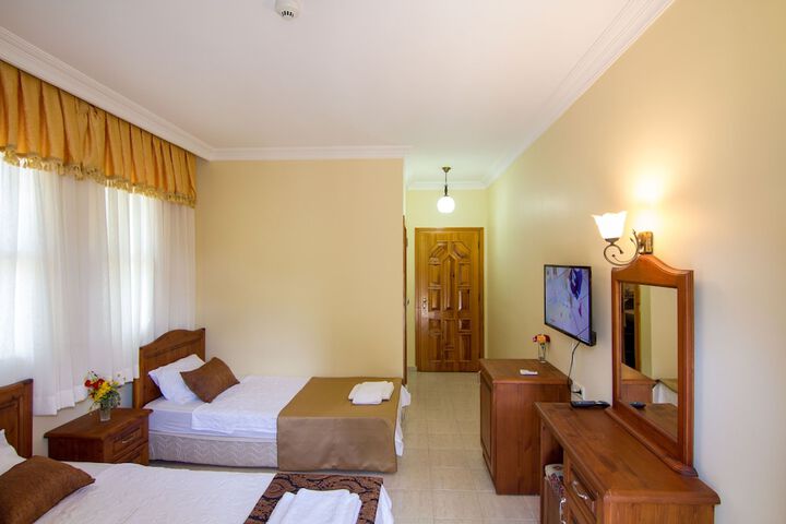 Room 3 of 60