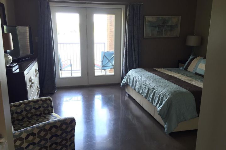 Room 4 of 35