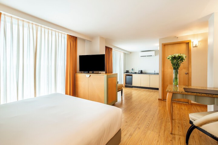 Room 44 of 83