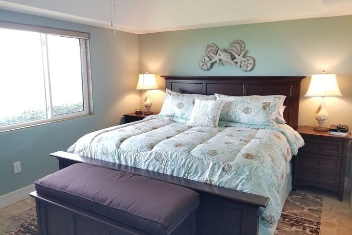 Room 4 of 32