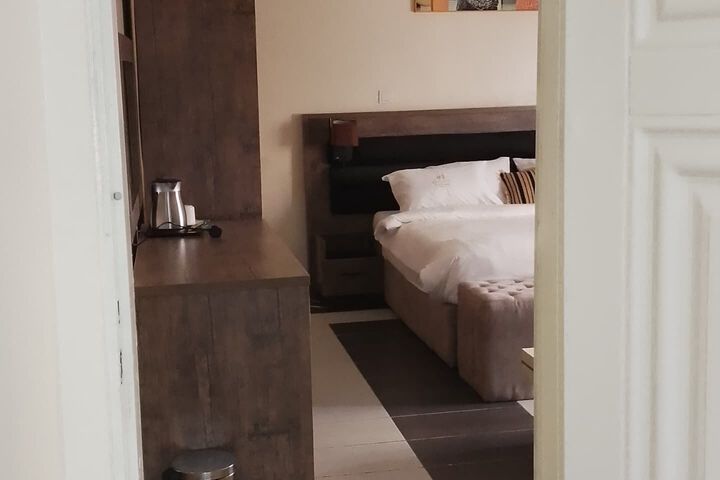 Room 35 of 42