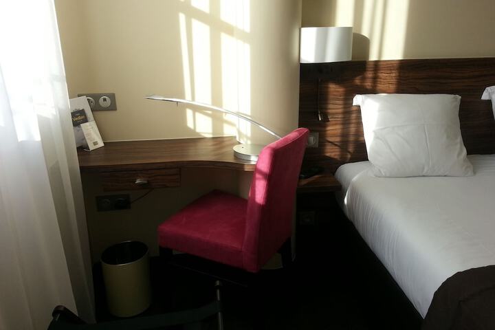 Room 15 of 41