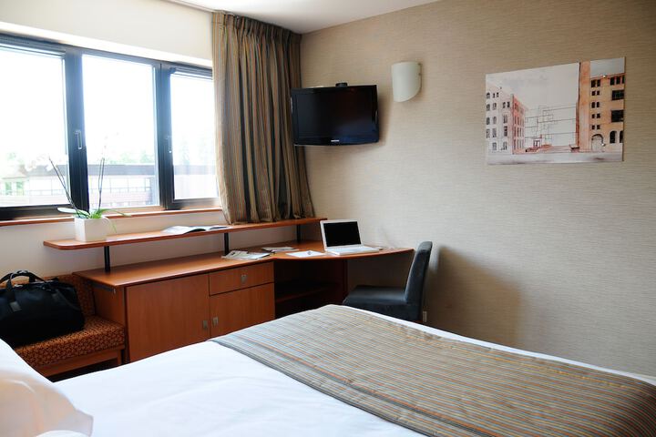 Room 40 of 113