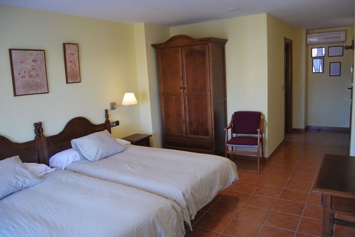 Room 12 of 42