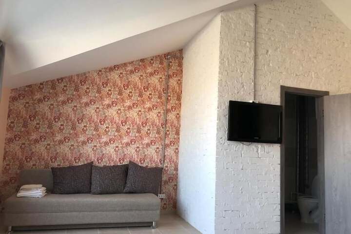 Room 25 of 33
