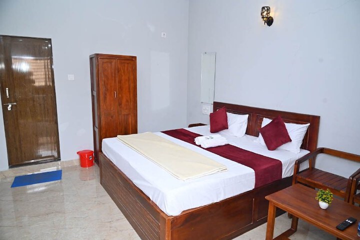 Room 7 of 51