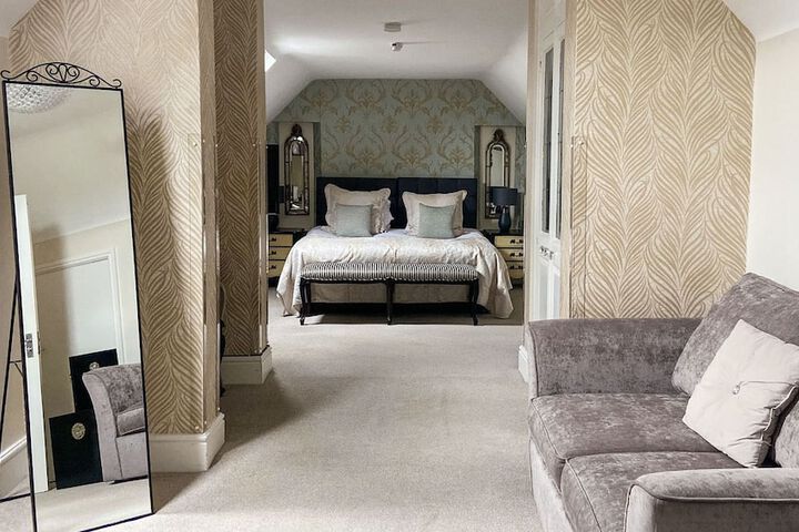 Room 3 of 63