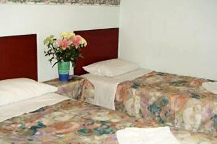 Room 9 of 20