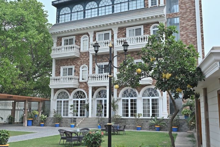 Hotel 157 of 161