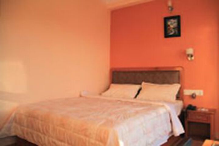 Room 10 of 24