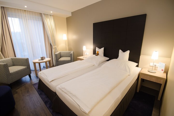 Room 6 of 182