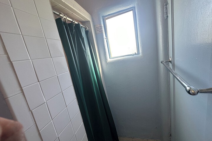 Room 10 of 28