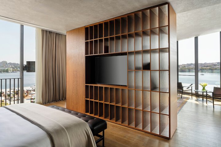 Room 40 of 89