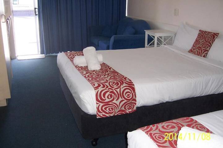 Room 33 of 53
