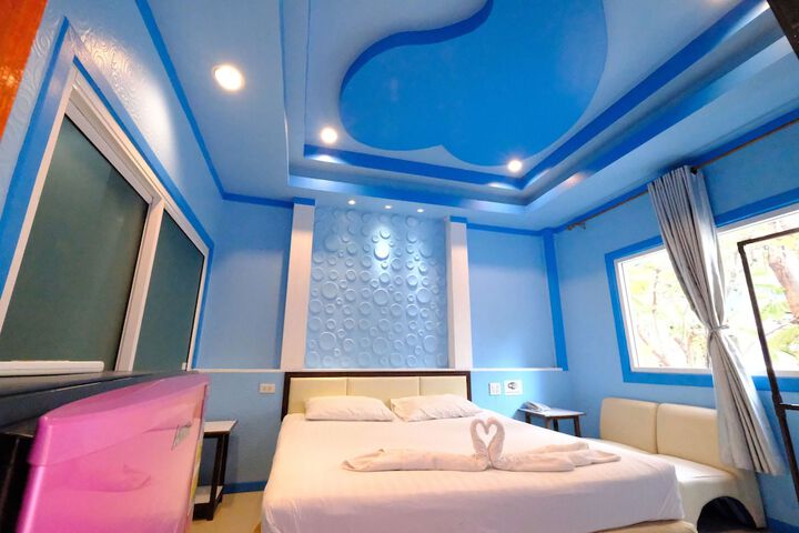 Room 6 of 48