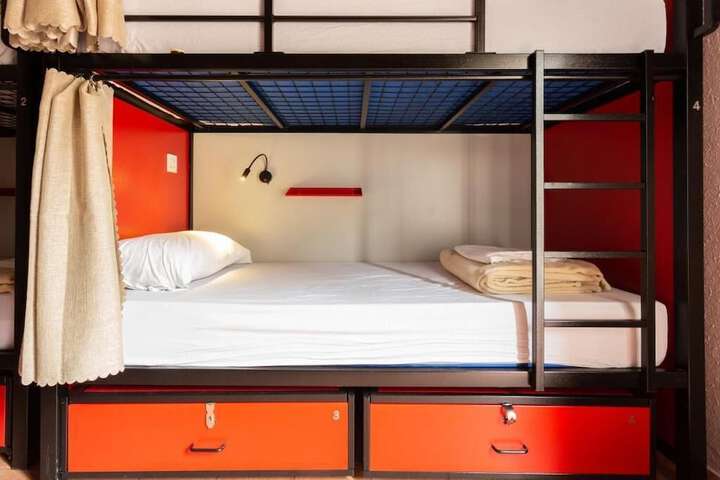 Room 95 of 147