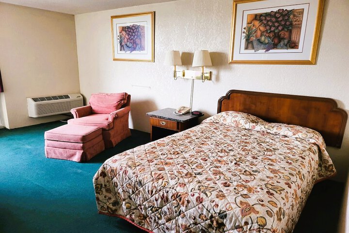Room 18 of 144