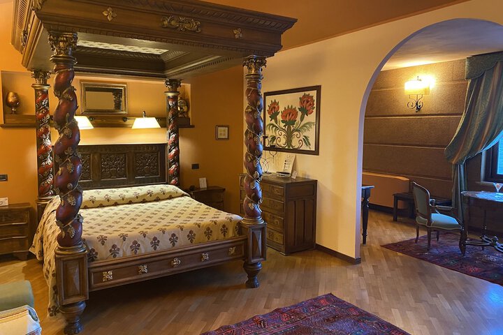 Room 37 of 80