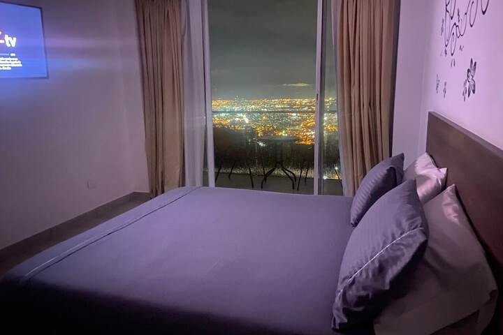 Room 10 of 29