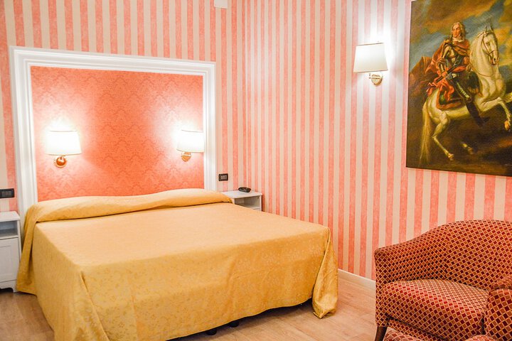 Room 8 of 82