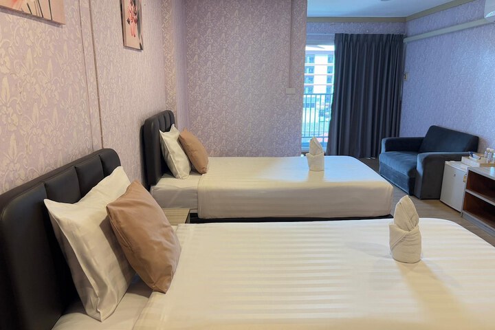 Room 16 of 31