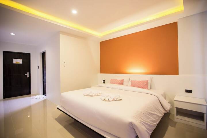 Room 8 of 14